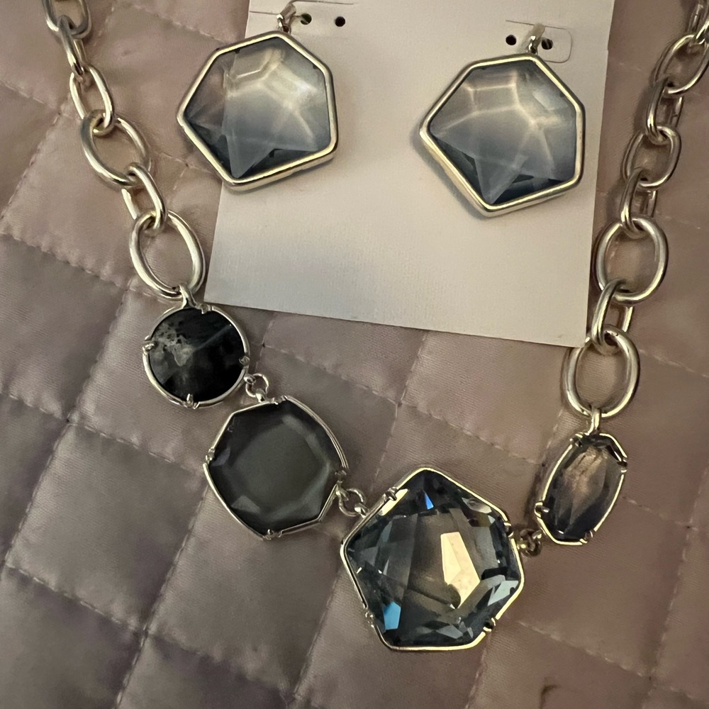 Kendra Scott Gold tone Vanessa earrings and matching necklace.